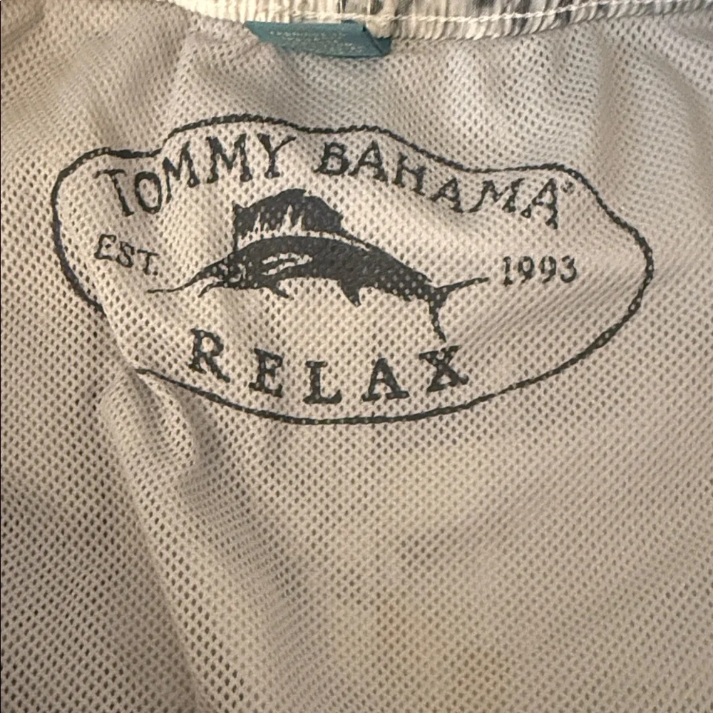 Tommy Bahama Relax Swim Trunks Men Medium Hawaiian Floral Lined Cargo Shorts